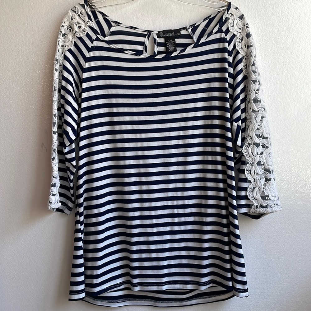 Signature Studio scoop boatneck striped lace sleeve top size large